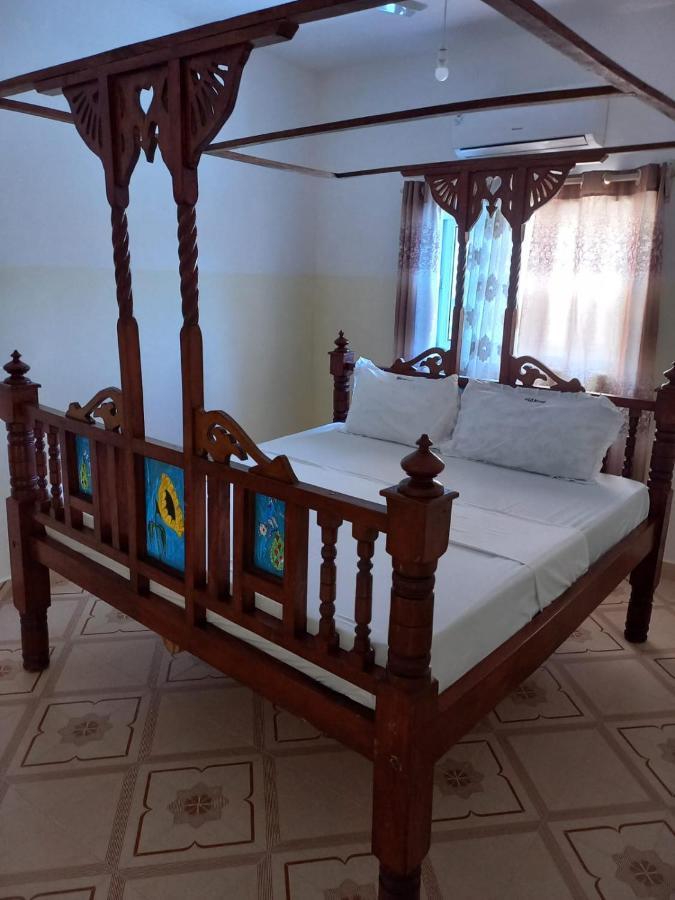 Rhino Apartment Watamu Extérieur photo