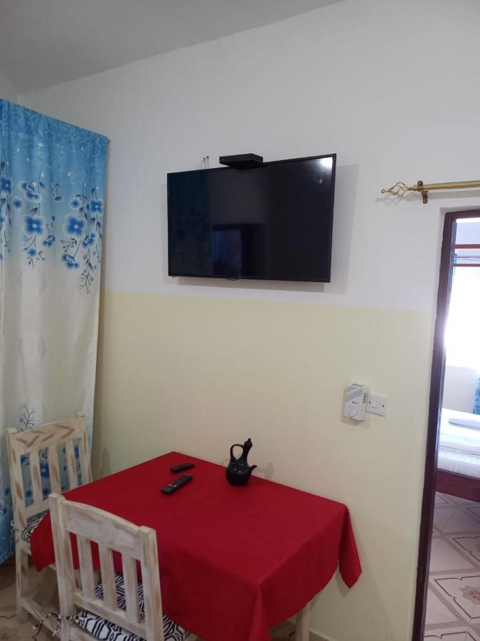 Rhino Apartment Watamu Extérieur photo